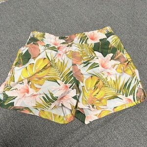 Old Navy Floral Print Women's Shorts